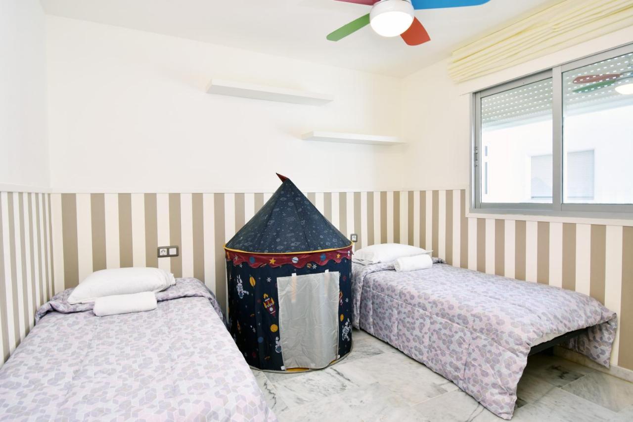 Apartamento De La Croix Apartment ฟูเอนฮิโรลา ภายนอก รูปภาพ